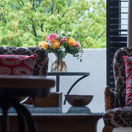 84 négyzetméteres, 2 hálószobás, 2 saját fürdőszobával rendelkező Apartman Stellenbosch Központ ter Kültér fotó