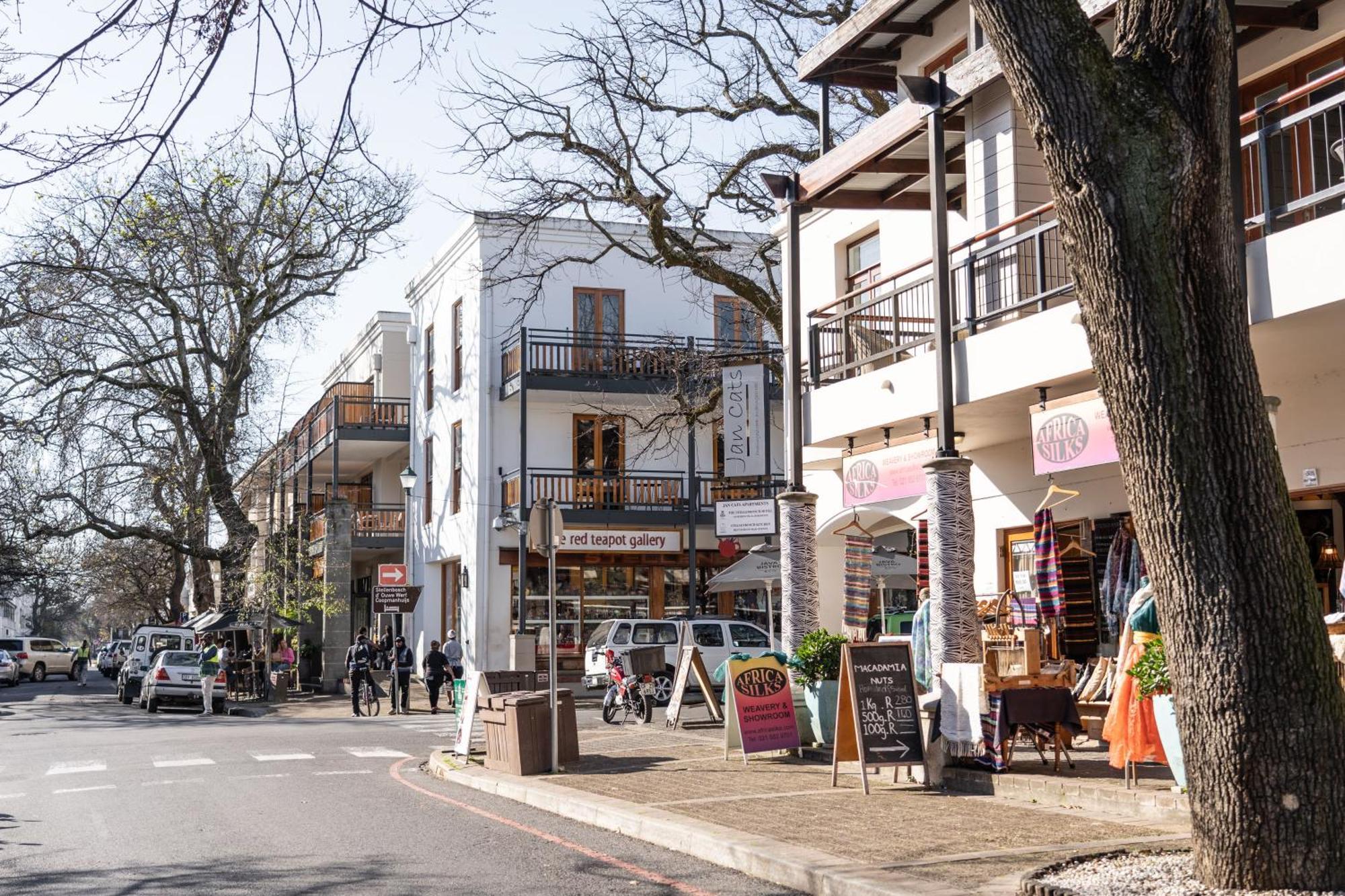 84 négyzetméteres, 2 hálószobás, 2 saját fürdőszobával rendelkező Apartman Stellenbosch Központ ter Kültér fotó